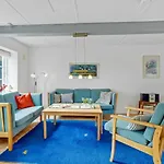 4 Bedroom Lovely In 톤더