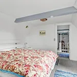 4 Bedroom Lovely In 톤더
