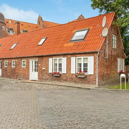 4 Bedroom Lovely In * 톤더
