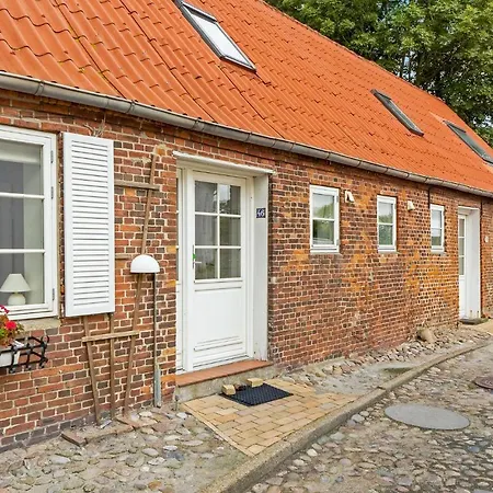 4 Bedroom Lovely In 톤더