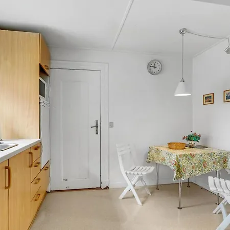 4 Bedroom Lovely In Ferienhaus