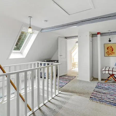 4 Bedroom Lovely In Ferienhaus *